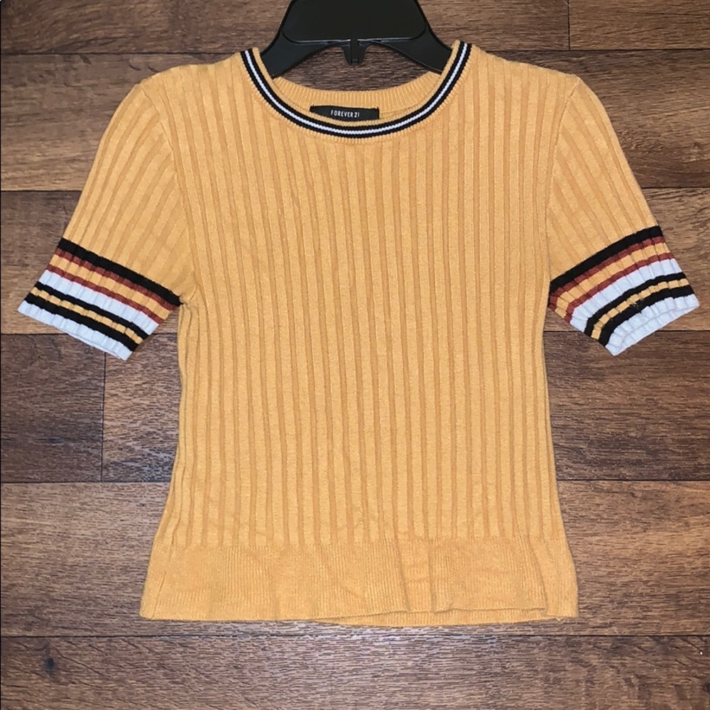 Thick knit material short sleeve top!:)